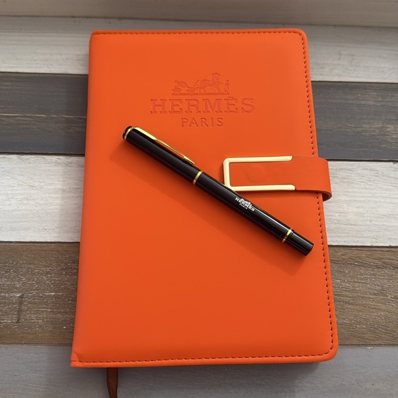Hermès Orange Leather Notebook Cover GWP - Picture 3 of 10